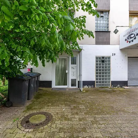 Boardinghaus Elisabeth, 3 ディンスラーケン
